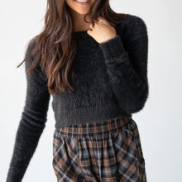 NATURAL LIFE Sweaters - Natural Life Fuzzy Sweater - Black Medium